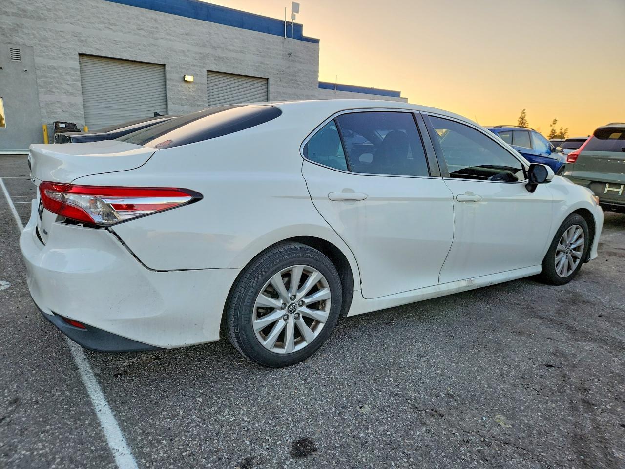 2018 TOYOTA CAMRY L photo 3