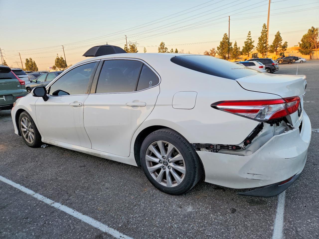 2018 TOYOTA CAMRY L photo 2