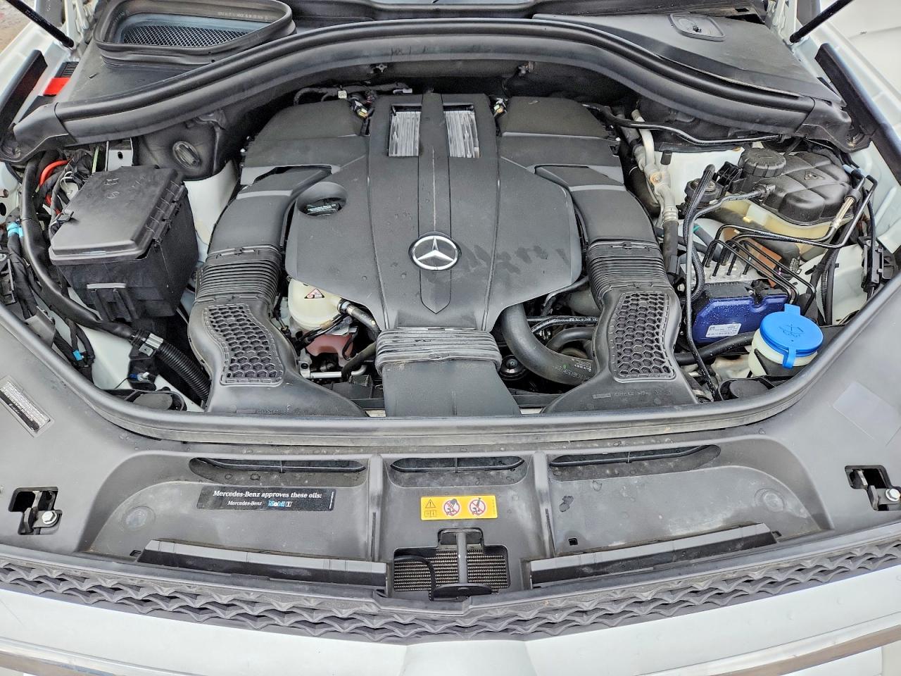 2015 MERCEDES-BENZ GL 450 4MATIC photo 31