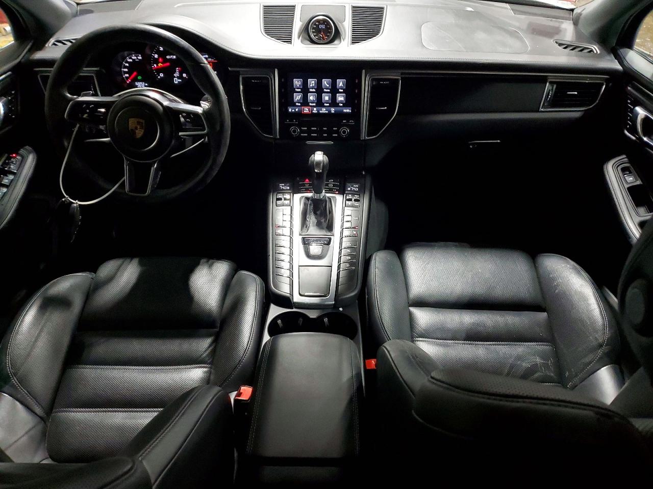 2017 PORSCHE MACAN GTS photo 8