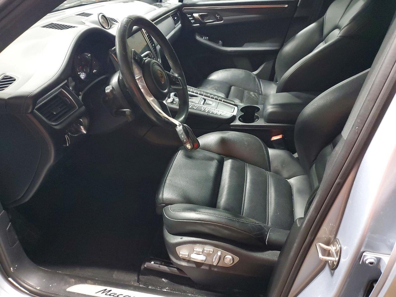 2017 PORSCHE MACAN GTS photo 7