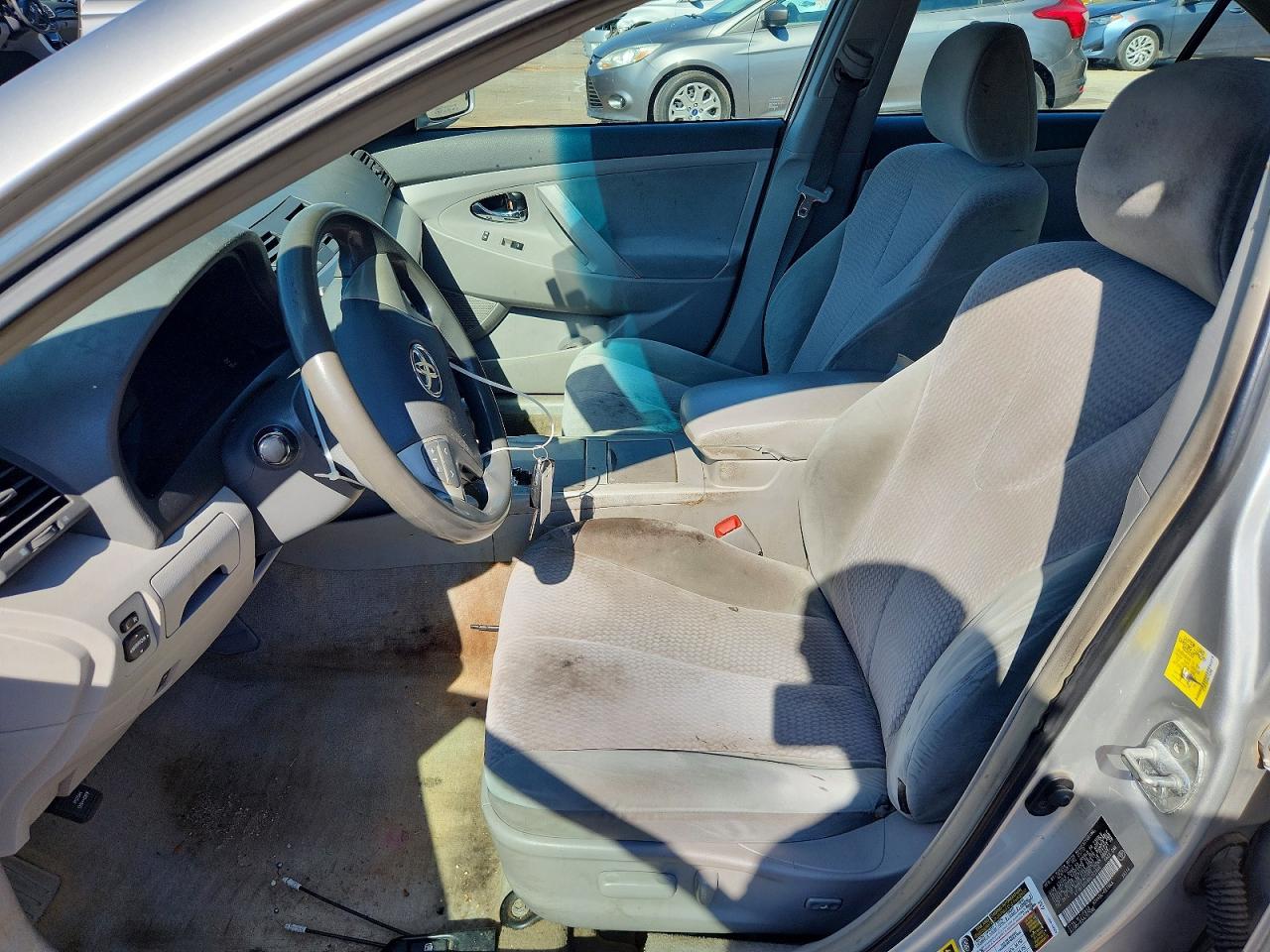2011 TOYOTA CAMRY LE photo 19