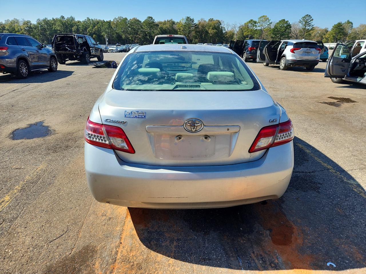 2011 TOYOTA CAMRY LE photo 16