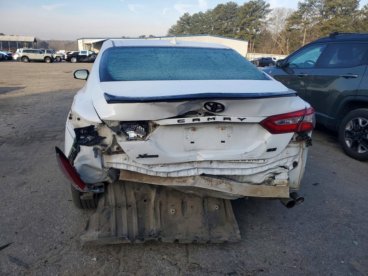 2019 TOYOTA CAMRY photo 6