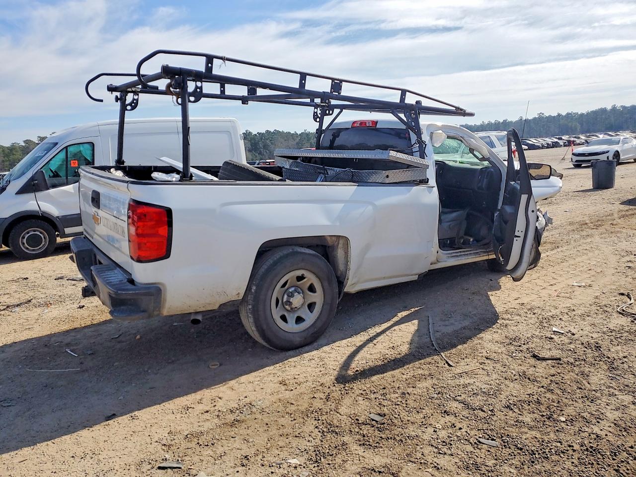 2018 CHEVROLET SILVERADO C1500 photo 3