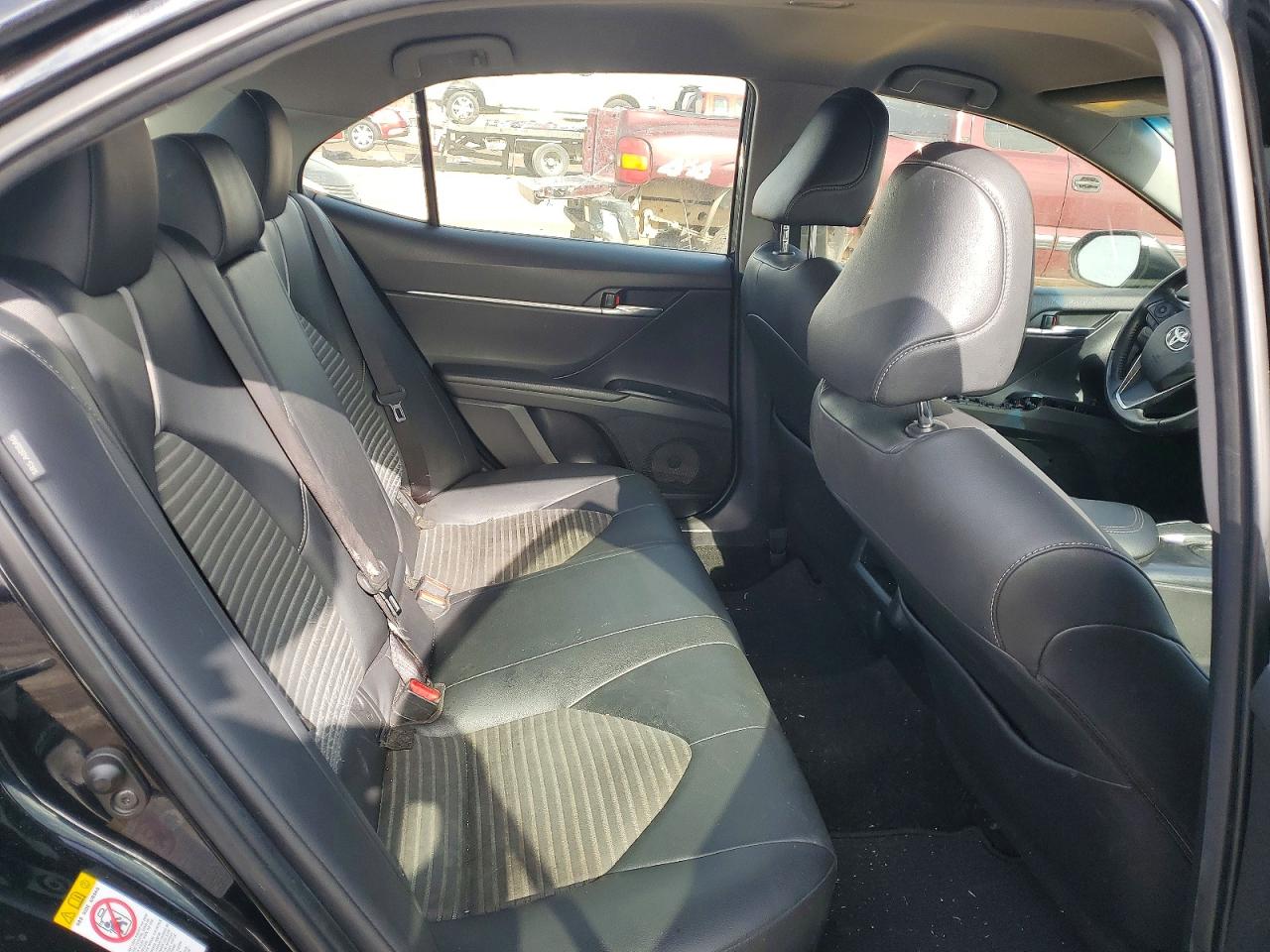 2018 TOYOTA CAMRY SE photo 19