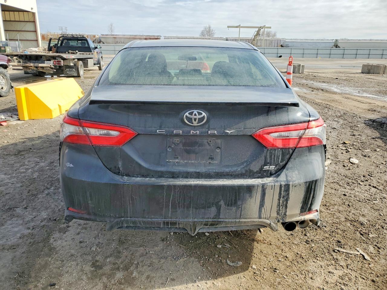 2018 TOYOTA CAMRY SE photo 11