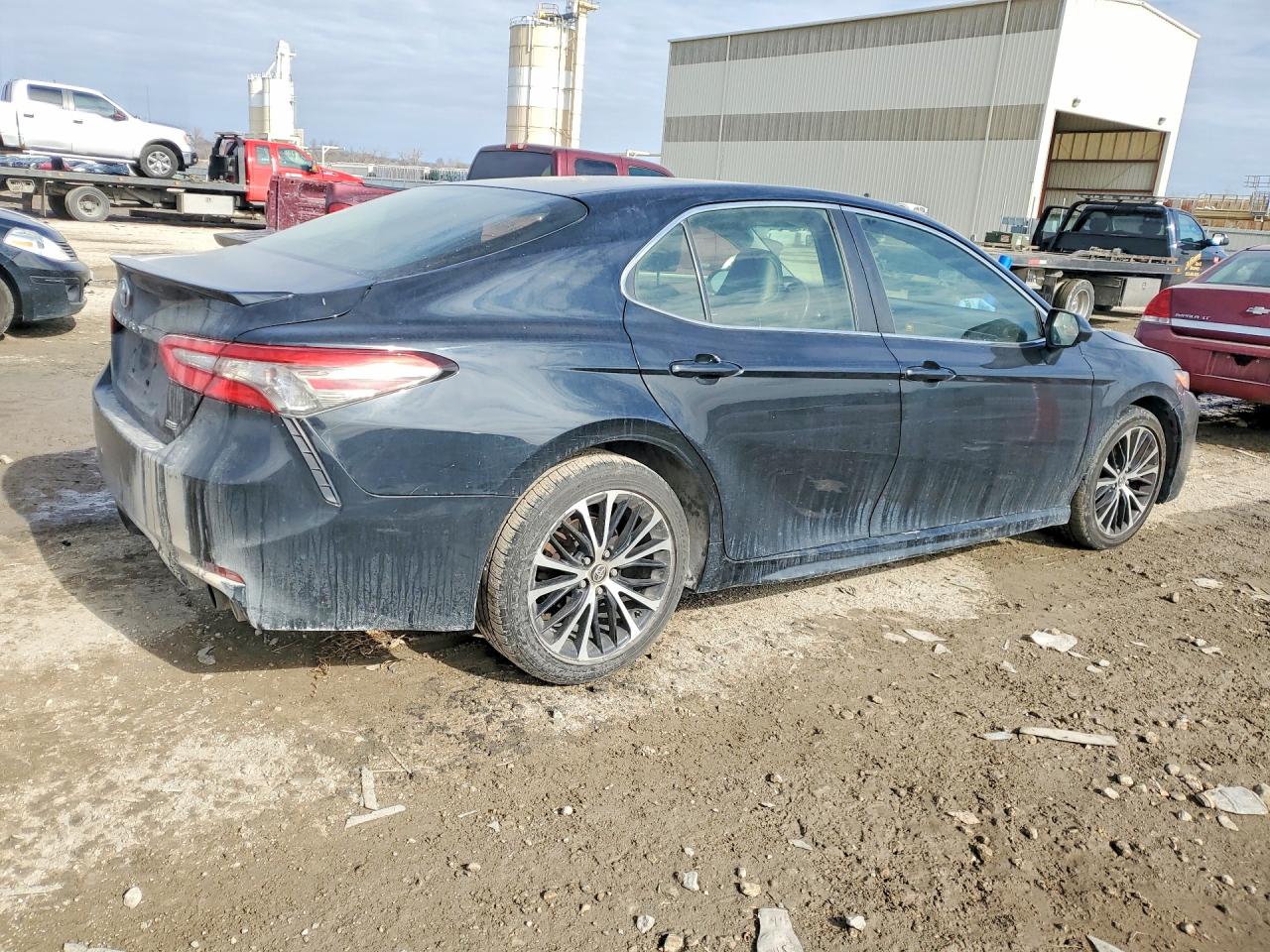 2018 TOYOTA CAMRY SE photo 5