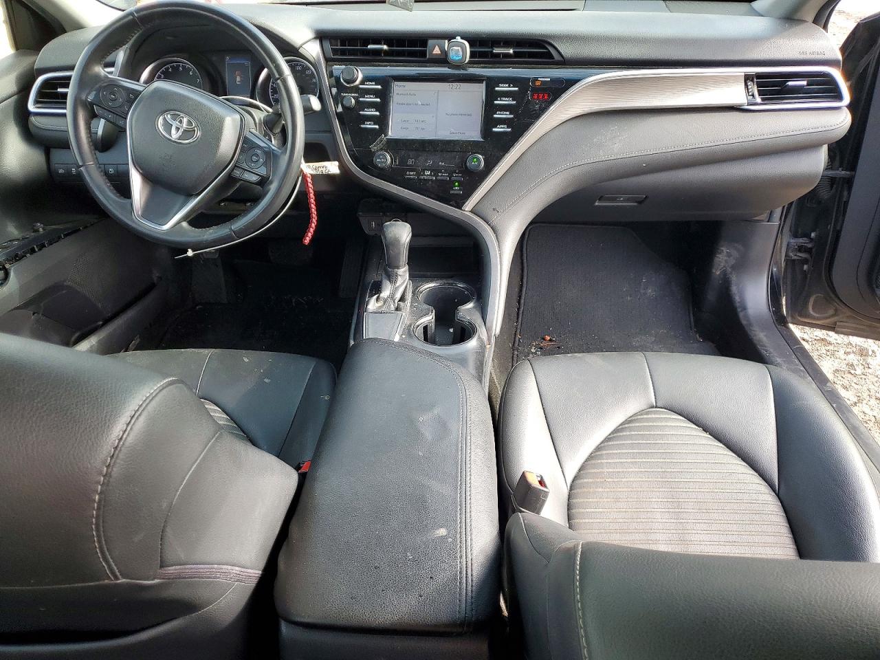 2018 TOYOTA CAMRY SE photo 15