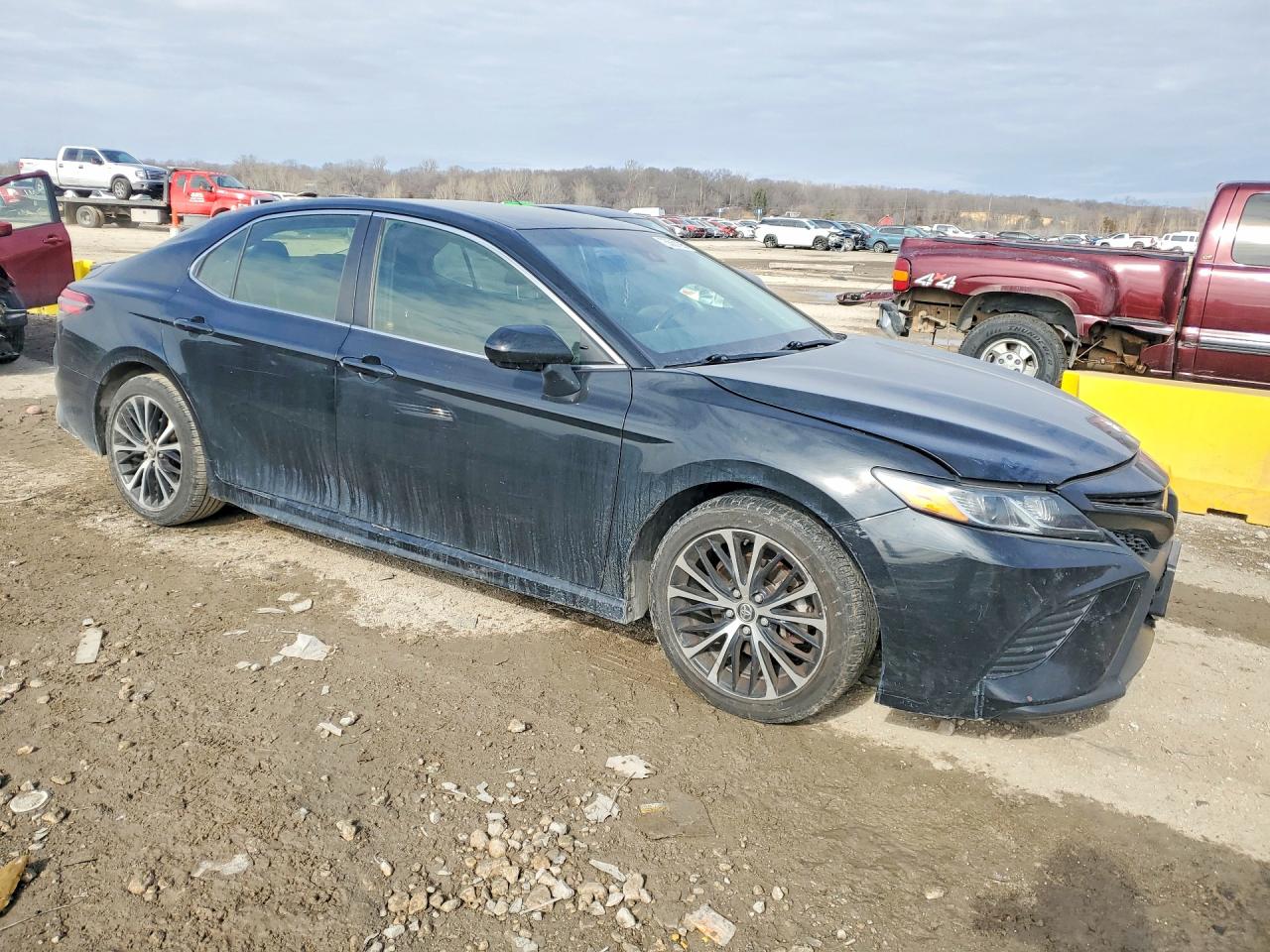 2018 TOYOTA CAMRY SE photo 7