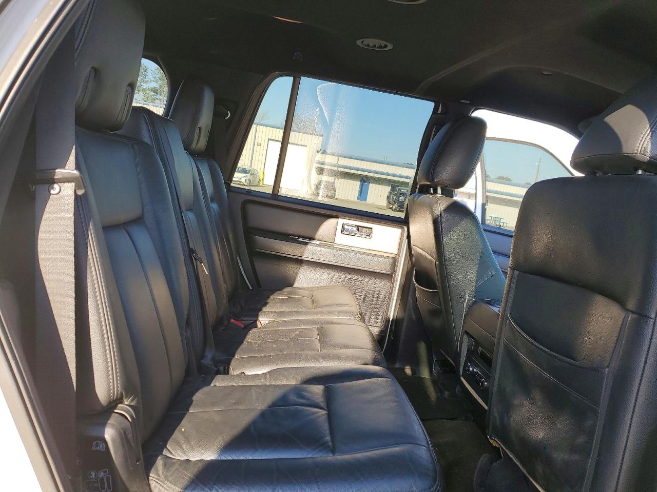 2015 FORD EXPEDITION XLT photo 31