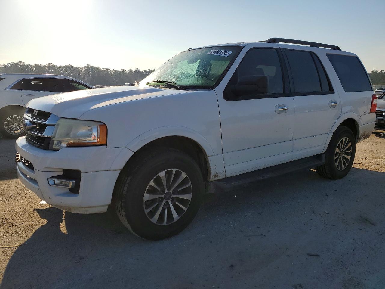 2015 FORD EXPEDITION XLT photo 2