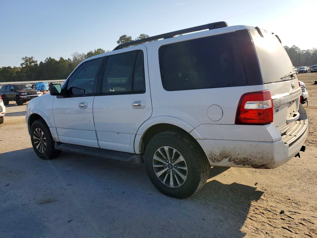 2015 FORD EXPEDITION XLT photo 4