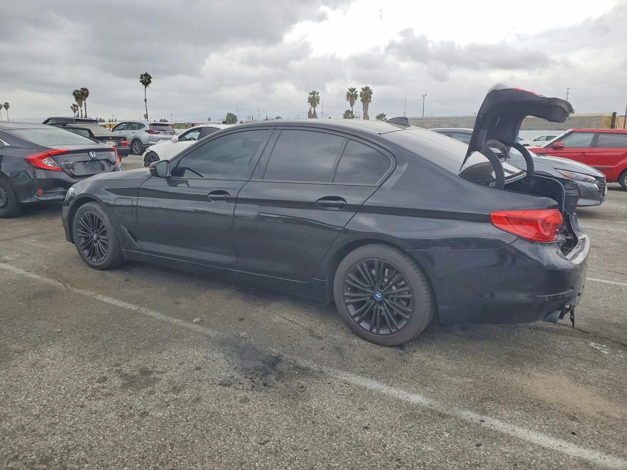 2019 BMW 530E photo 3