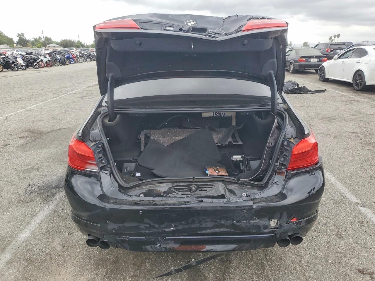 2019 BMW 530E photo 11