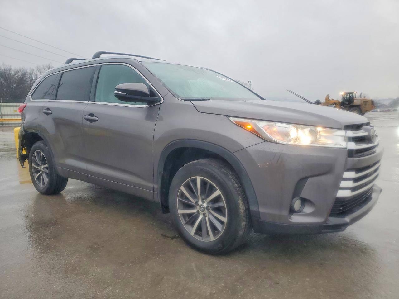 2018 TOYOTA HIGHLANDER SE photo 4