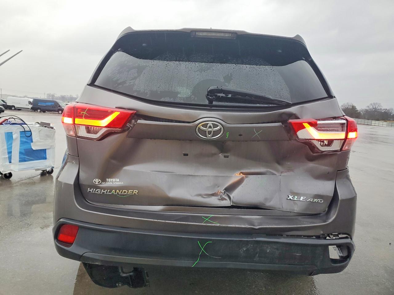 2018 TOYOTA HIGHLANDER SE photo 6