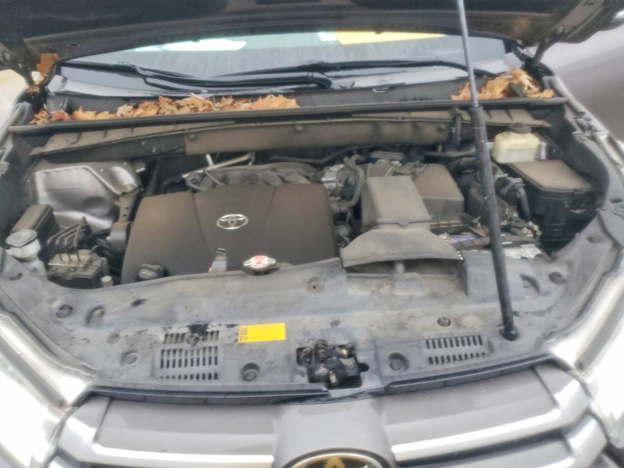 2018 TOYOTA HIGHLANDER SE photo 11