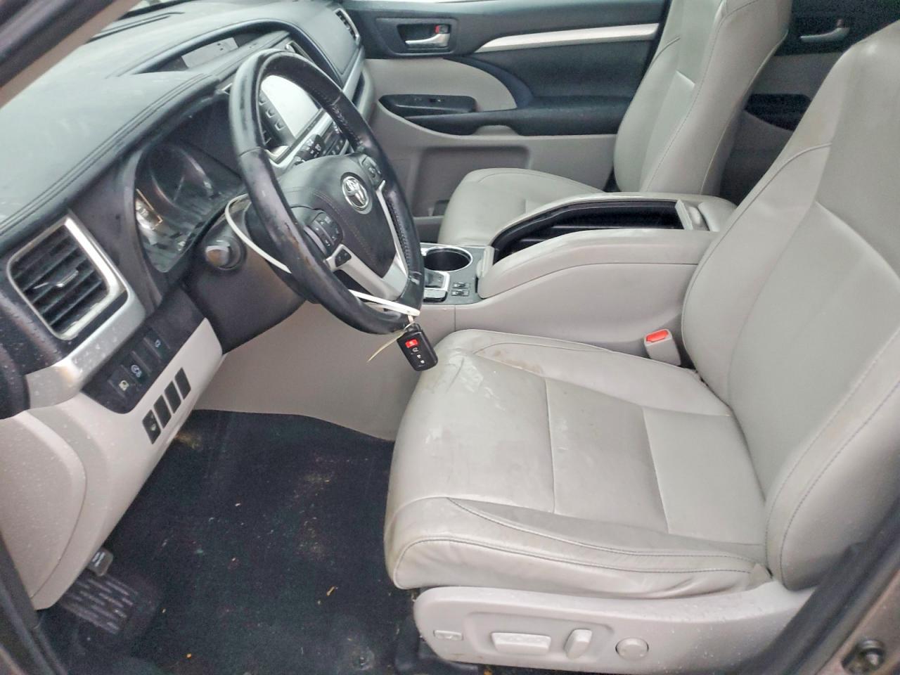 2018 TOYOTA HIGHLANDER SE photo 7