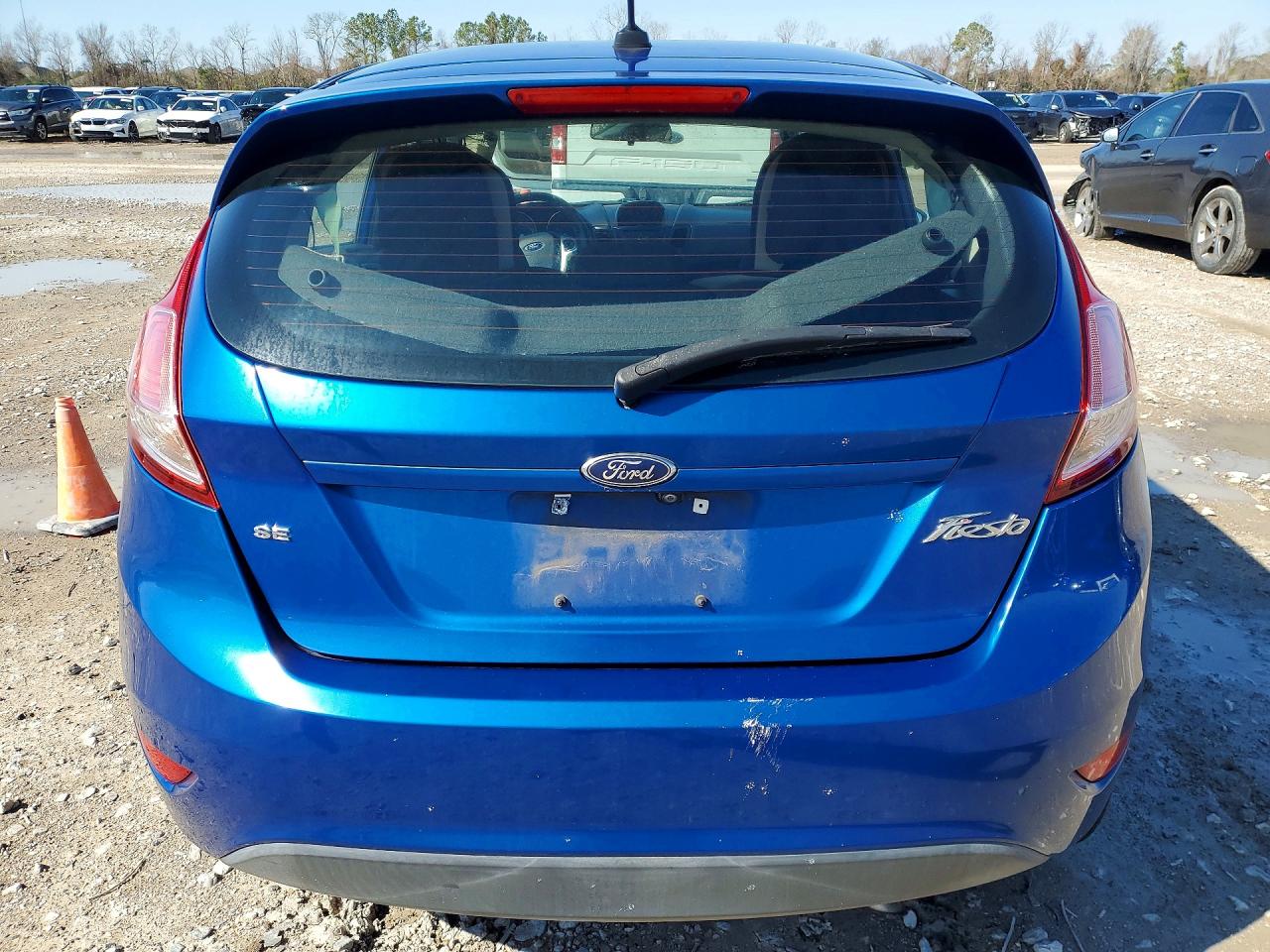 2018 FORD FIESTA SE photo 6