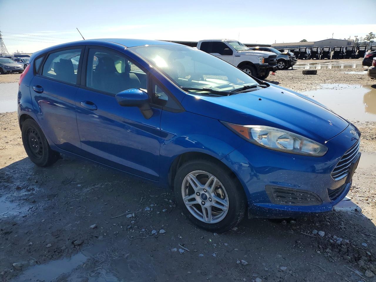 2018 FORD FIESTA SE photo 4