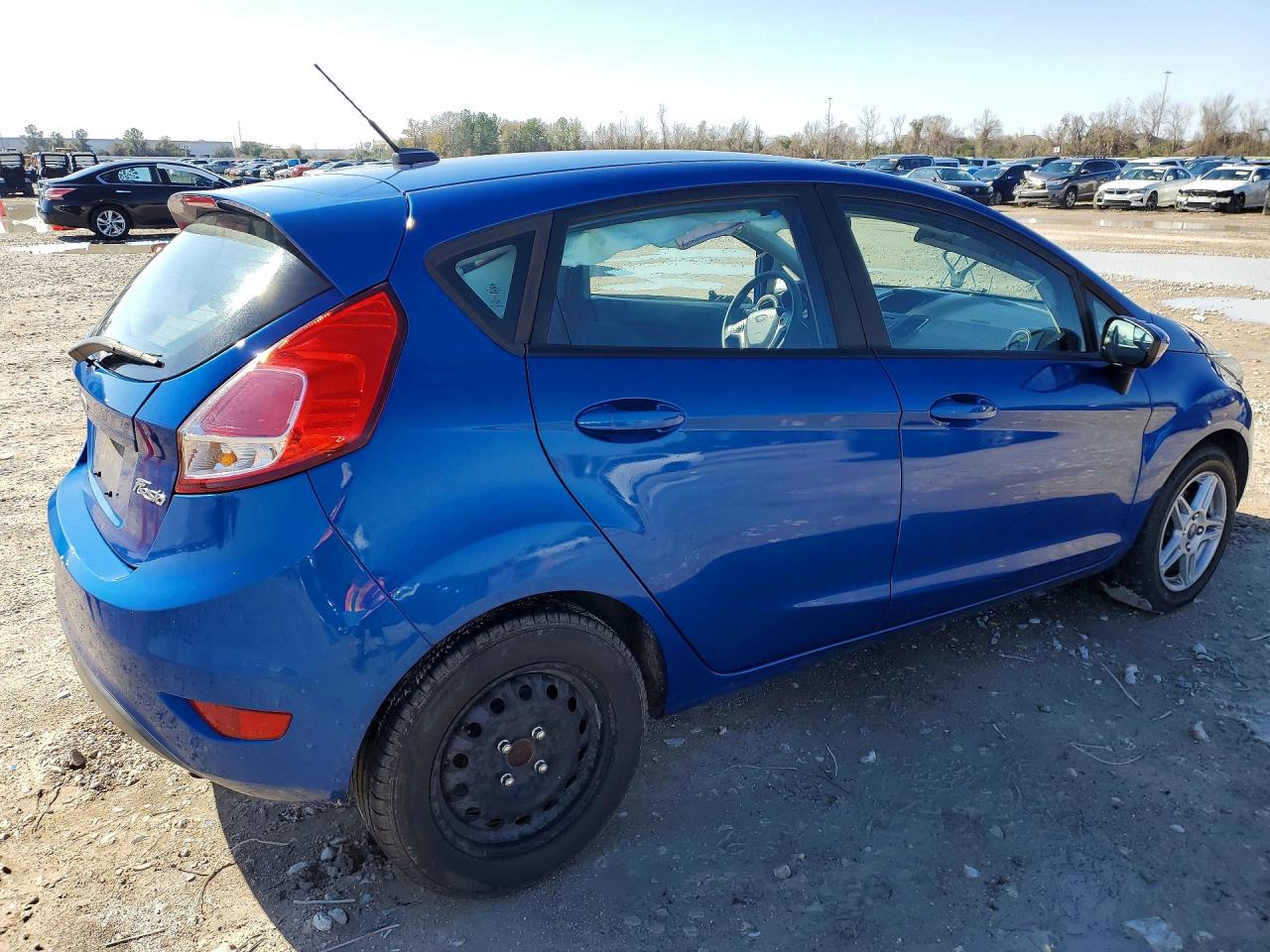 2018 FORD FIESTA SE photo 3