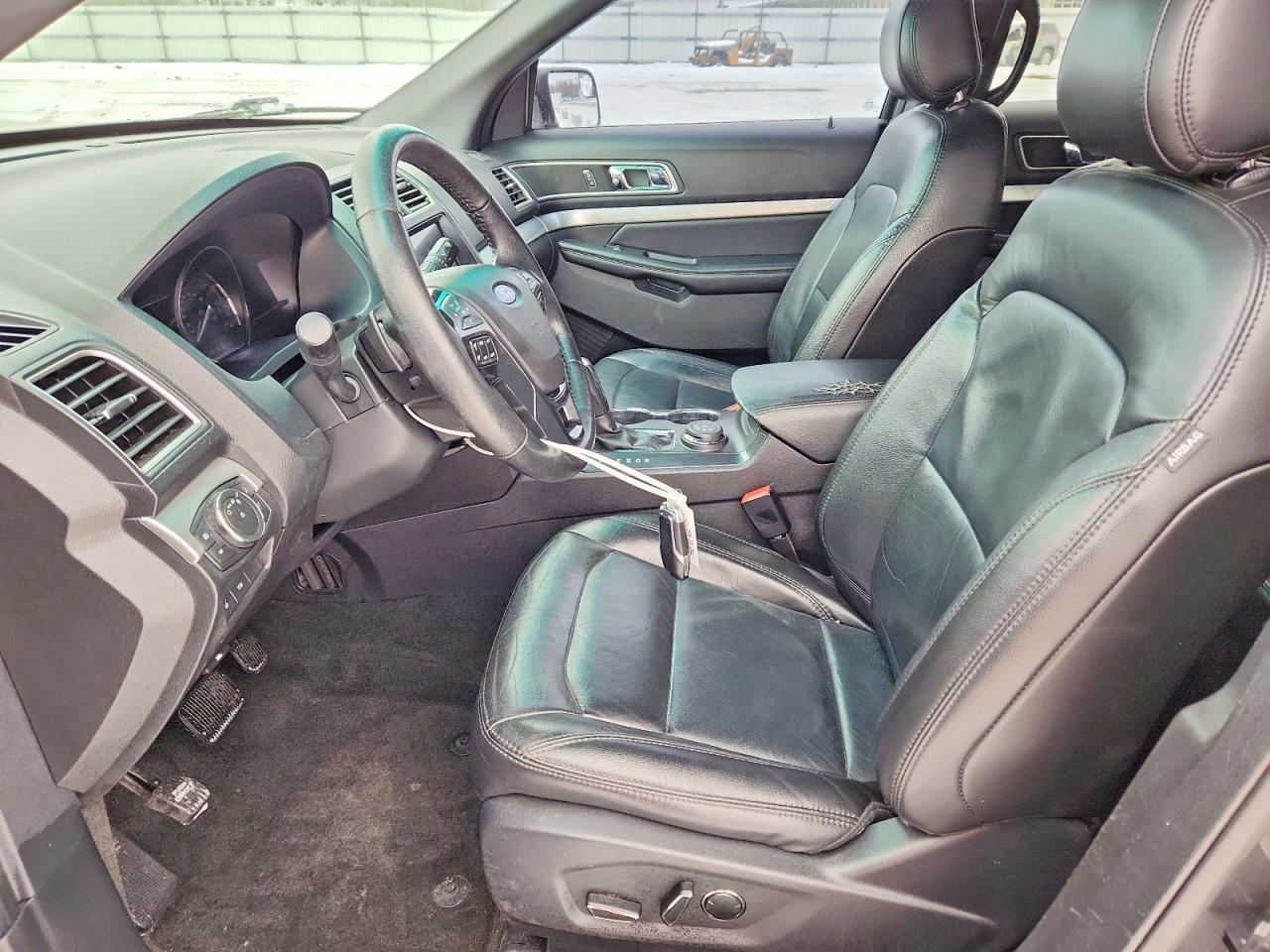 2017 FORD EXPLORER XLT photo 7