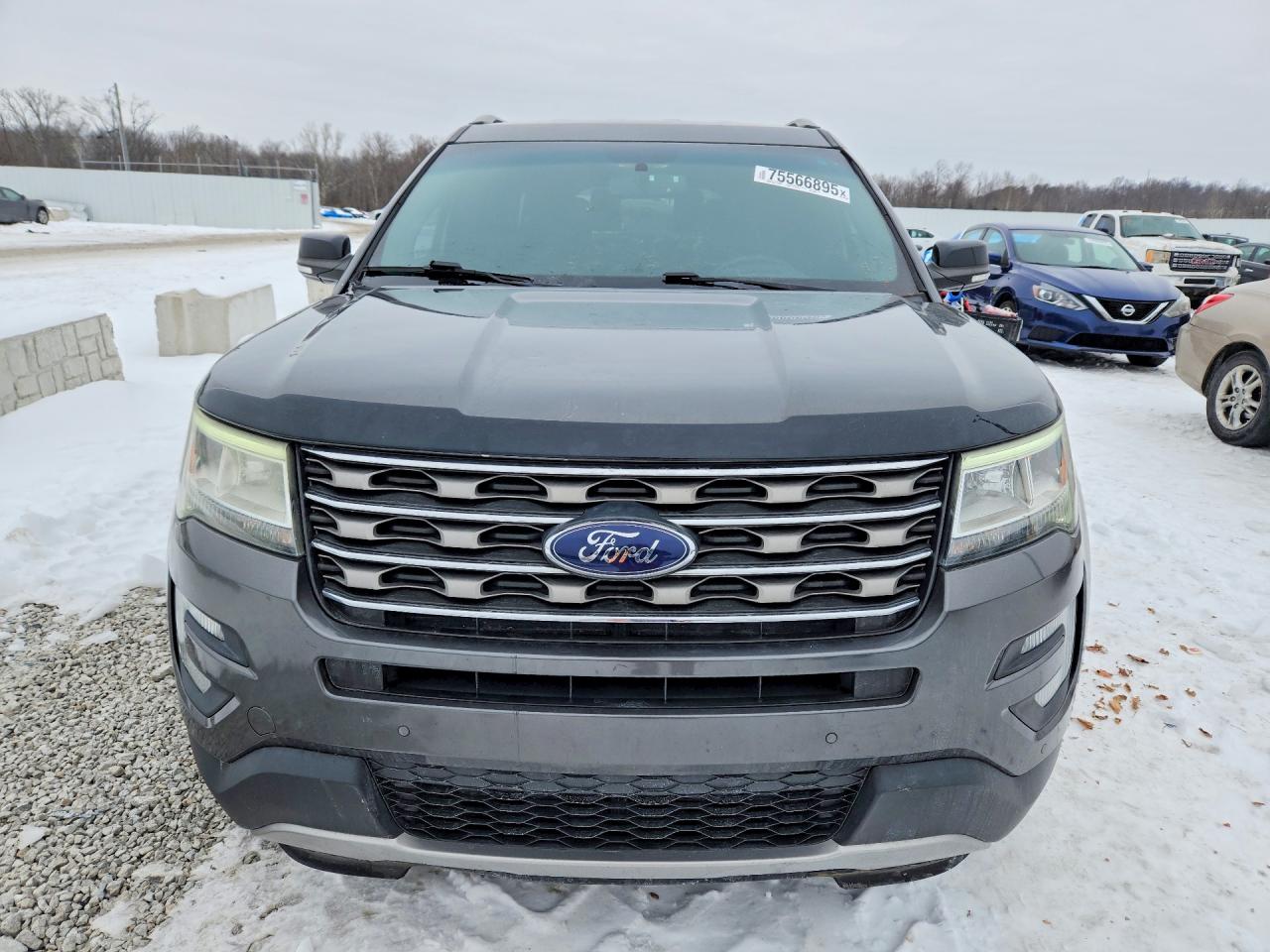 2017 FORD EXPLORER XLT photo 5