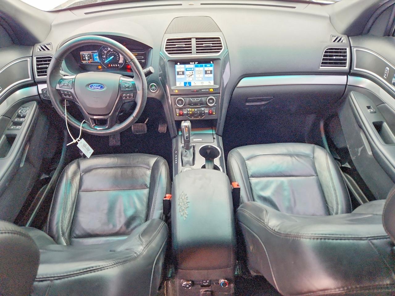 2017 FORD EXPLORER XLT photo 8