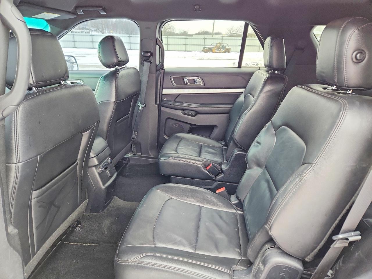 2017 FORD EXPLORER XLT photo 11