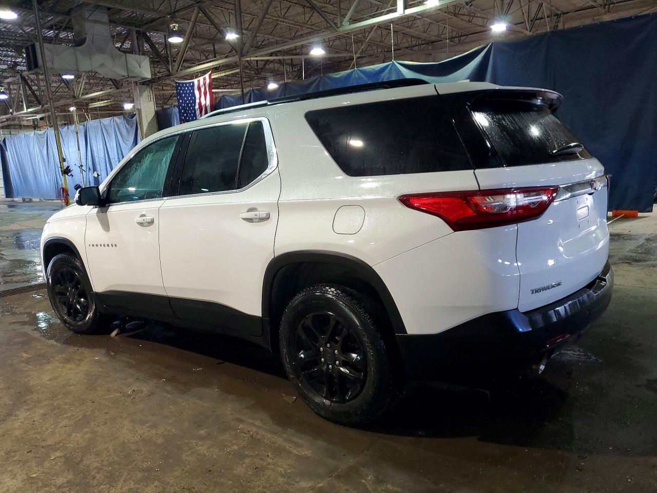 2020 CHEVROLET TRAVERSE LT photo 2