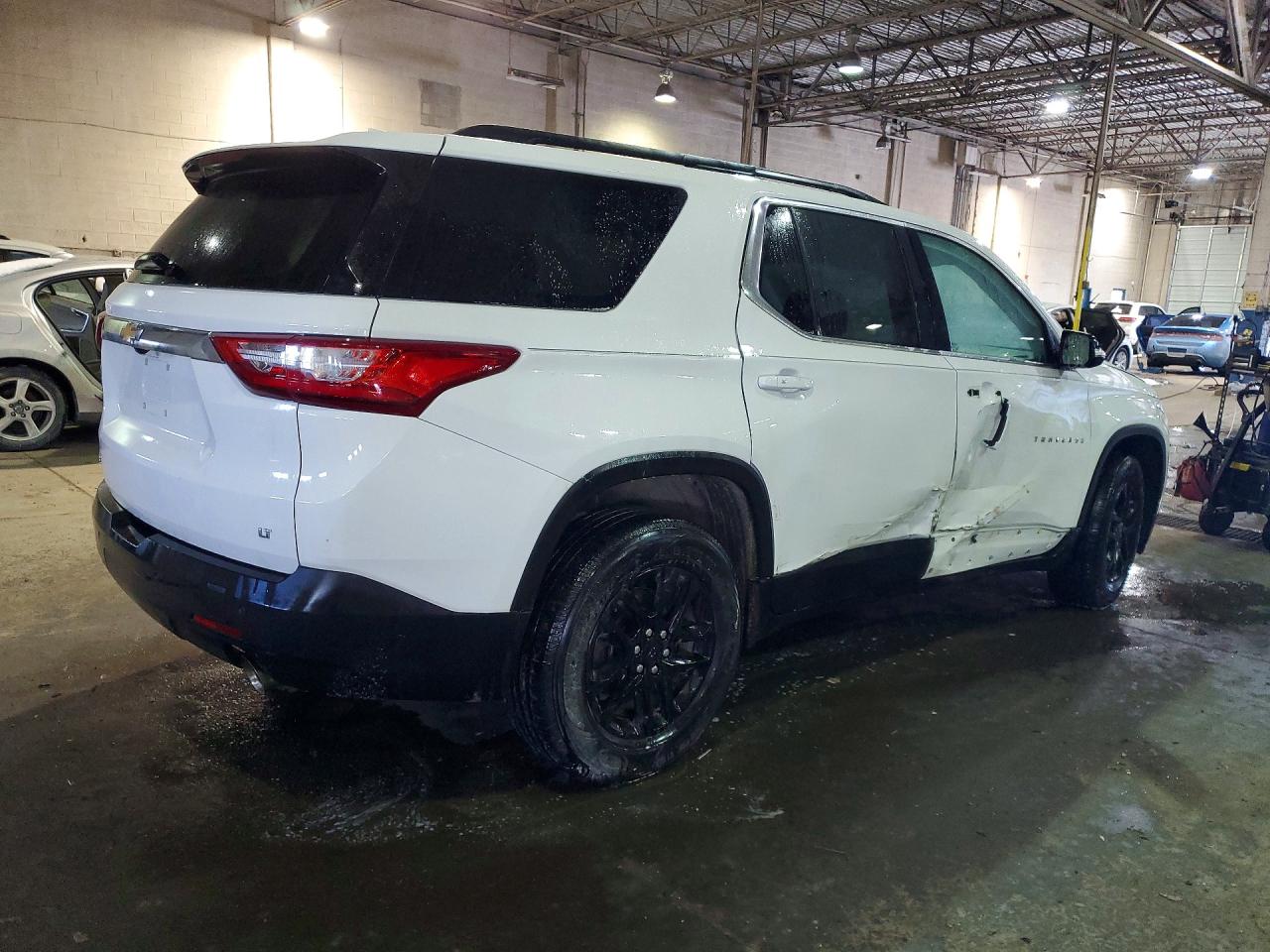 2020 CHEVROLET TRAVERSE LT photo 3