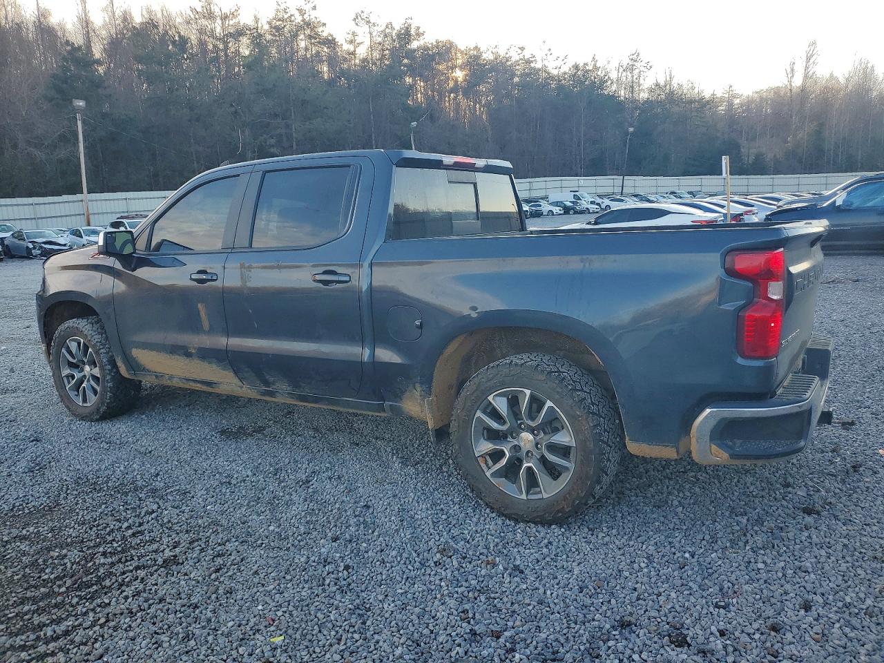 2021 CHEVROLET SILVERADO K1500 LT photo 3