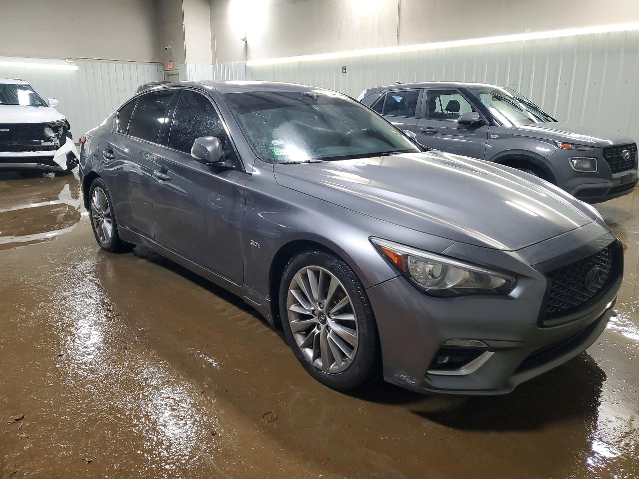 2018 INFINITI Q50 3.0T LUXE photo 10