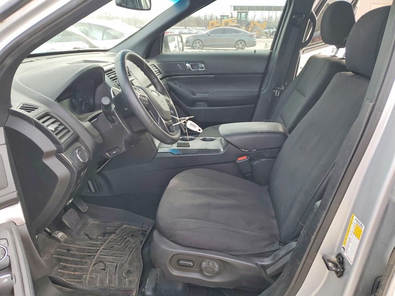 2019 FORD EXPLORER photo 19