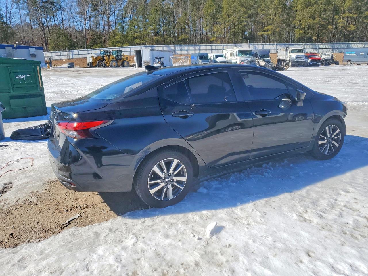 2021 NISSAN VERSA SV photo 5