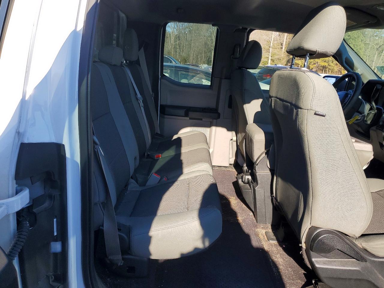 2015 FORD F150 SUPER CAB photo 28