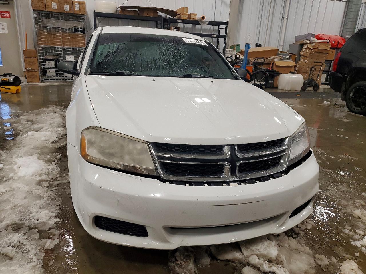 2014 DODGE AVENGER SE photo 5