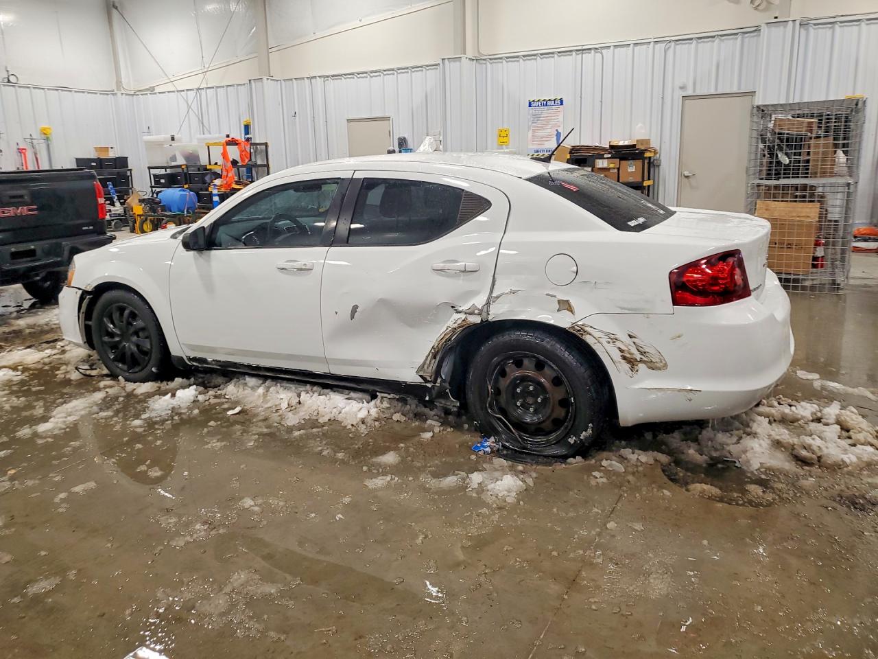 2014 DODGE AVENGER SE photo 2