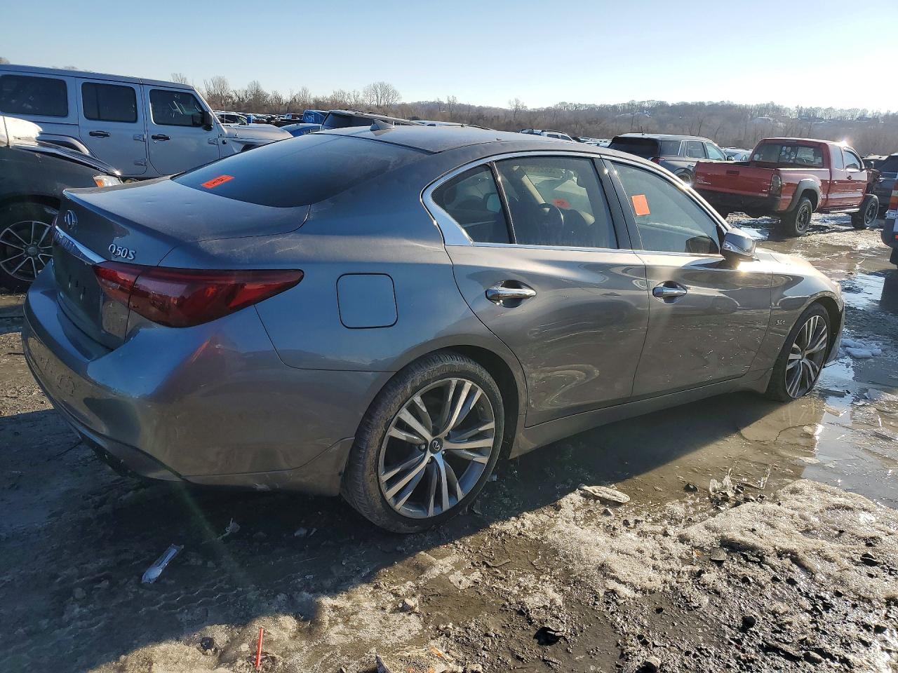 2018 INFINITI Q50 LUXE photo 5
