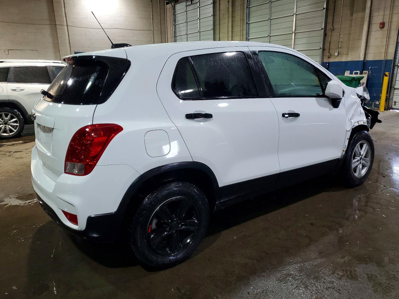 2022 CHEVROLET TRAX LS photo 5
