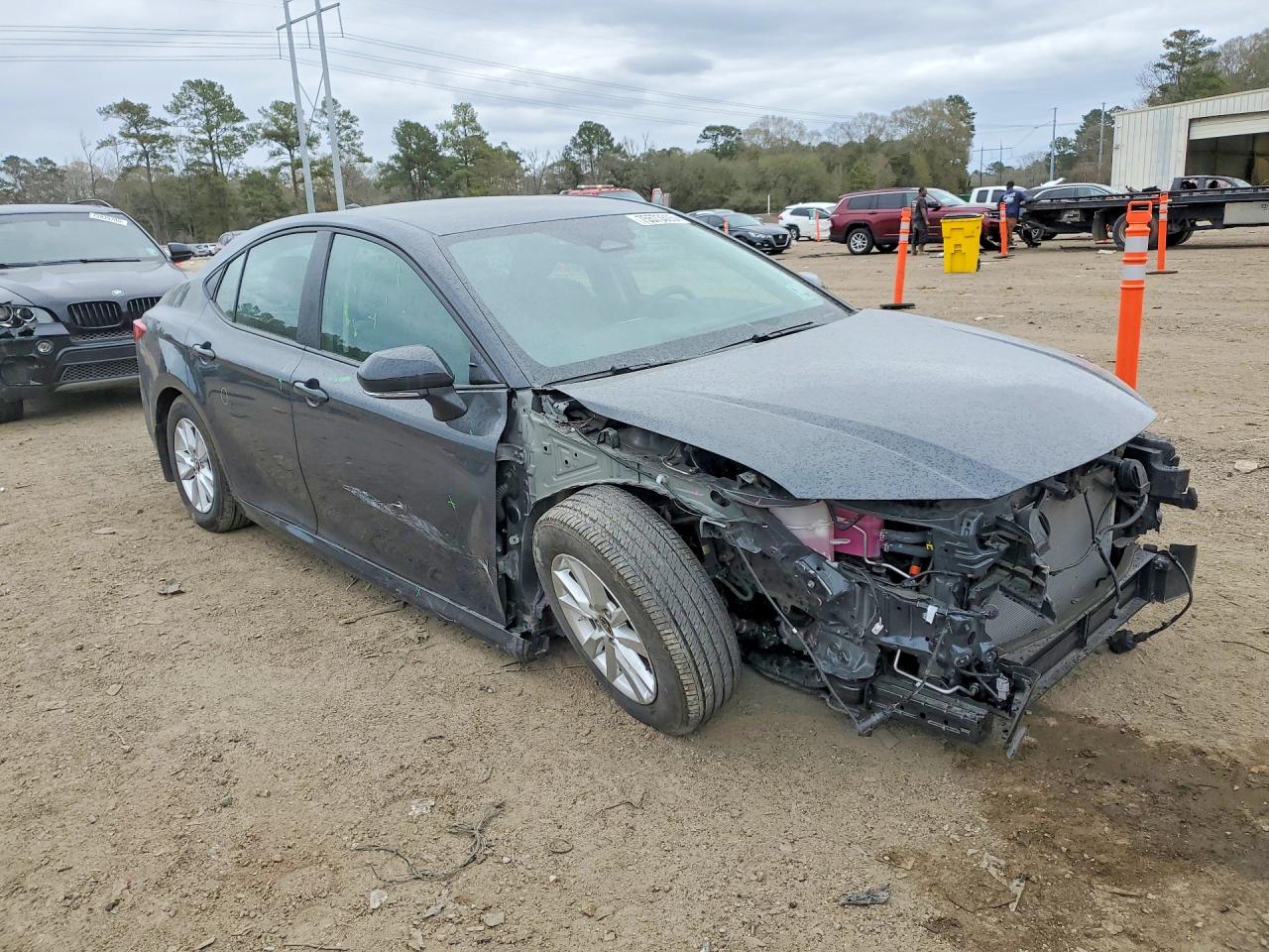2025 TOYOTA CAMRY photo 4