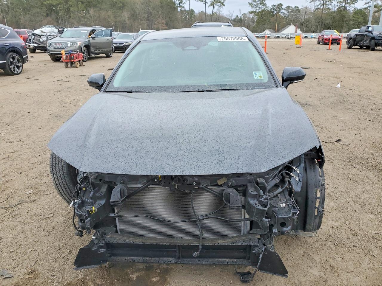 2025 TOYOTA CAMRY photo 5