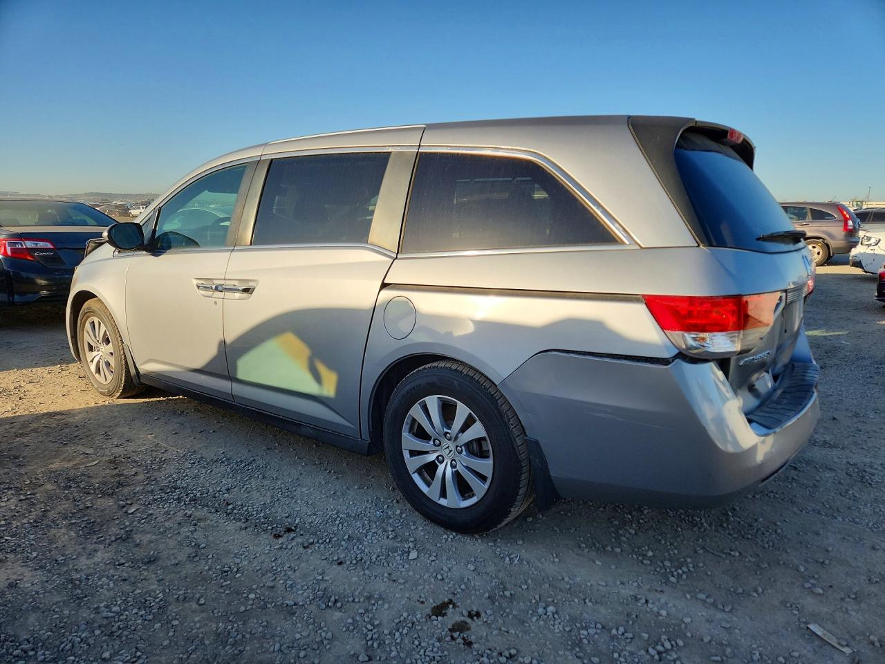 2016 HONDA ODYSSEY SE photo 2