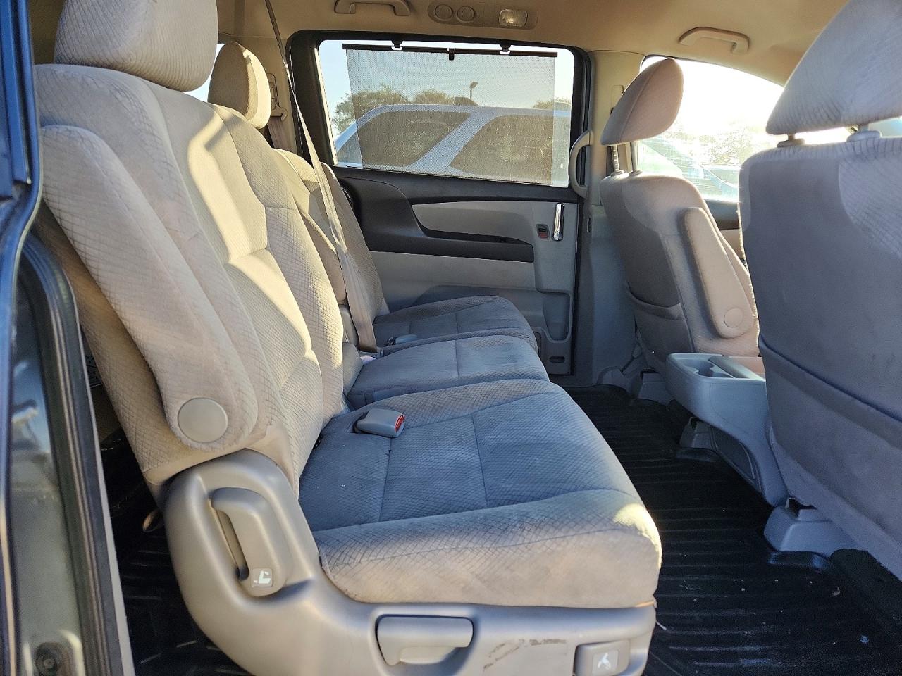 2016 HONDA ODYSSEY SE photo 11