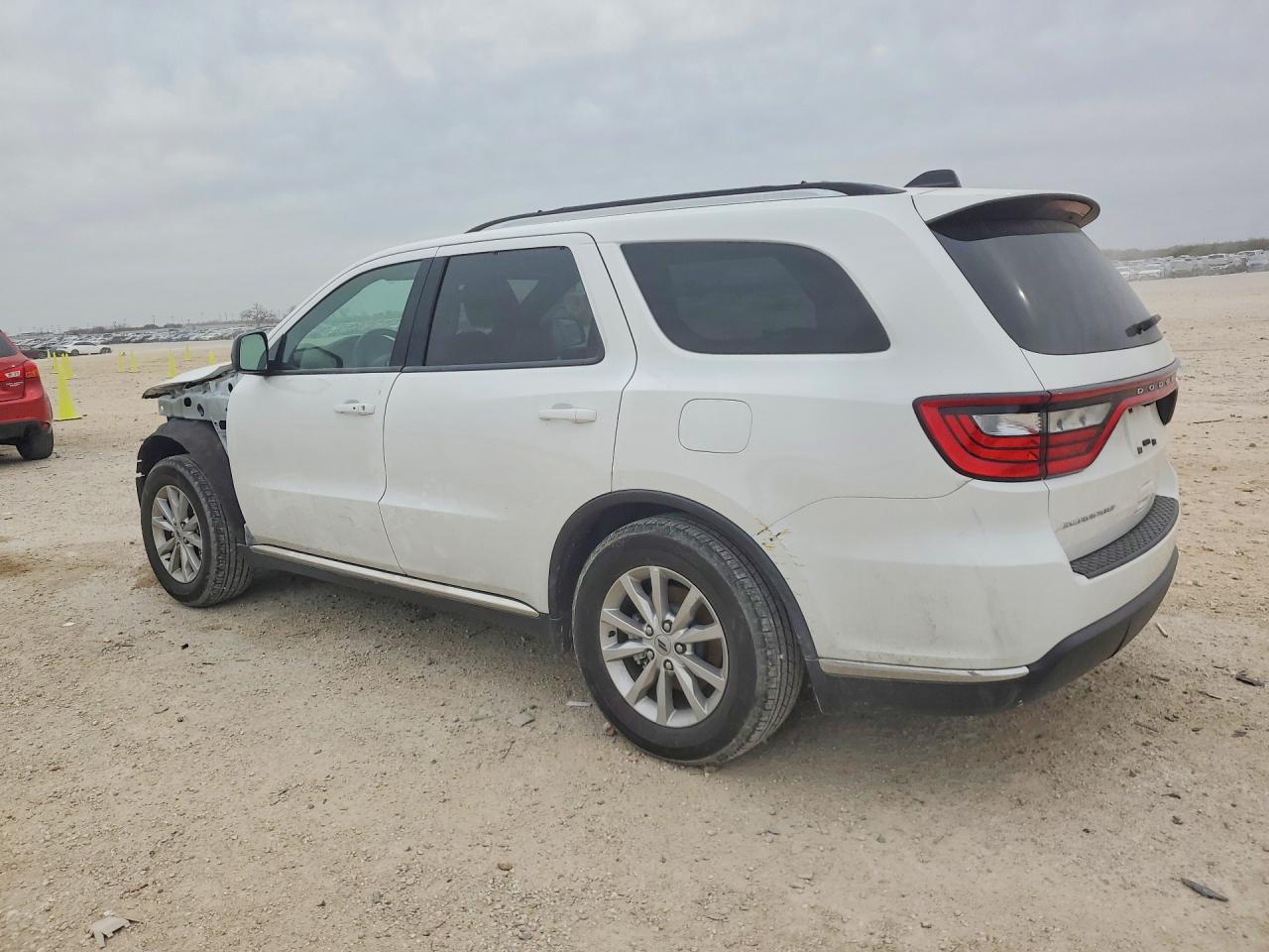 2024 DODGE DURANGO SXT photo 3