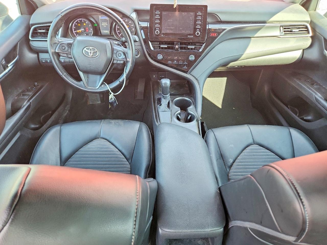 2021 TOYOTA CAMRY SE photo 8