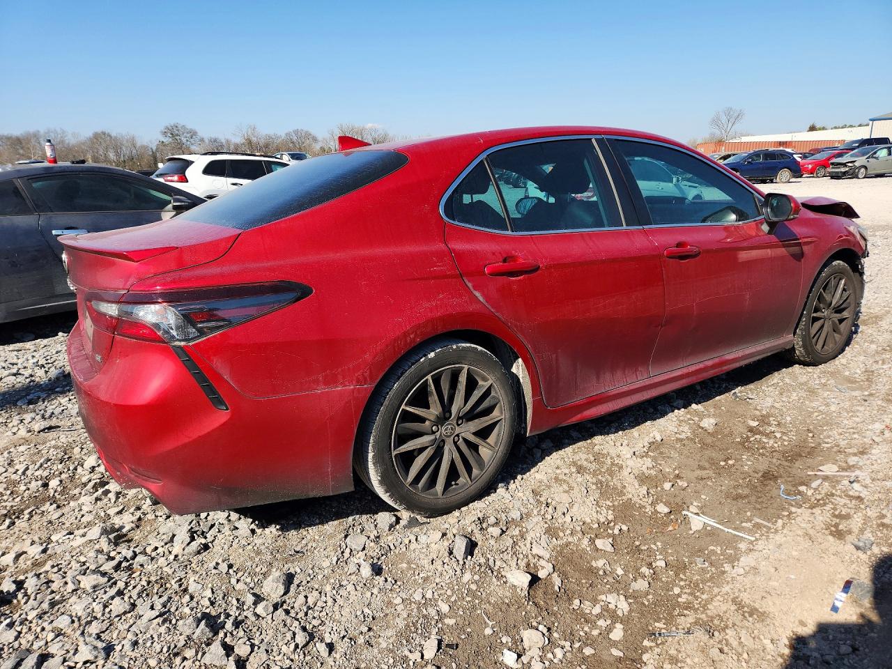 2021 TOYOTA CAMRY SE photo 3