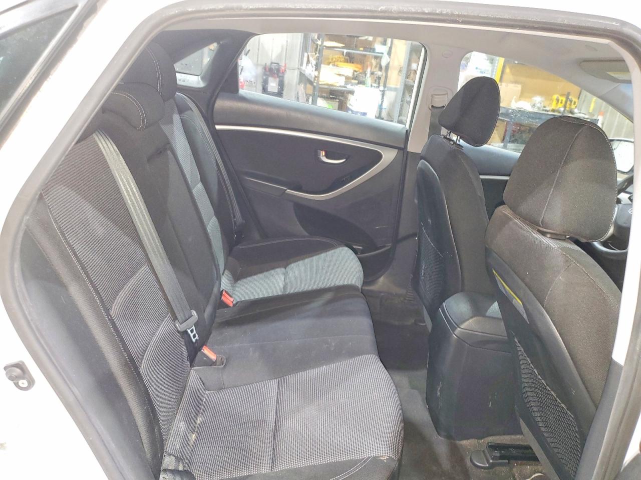2017 HYUNDAI ELANTRA GT BASE photo 10