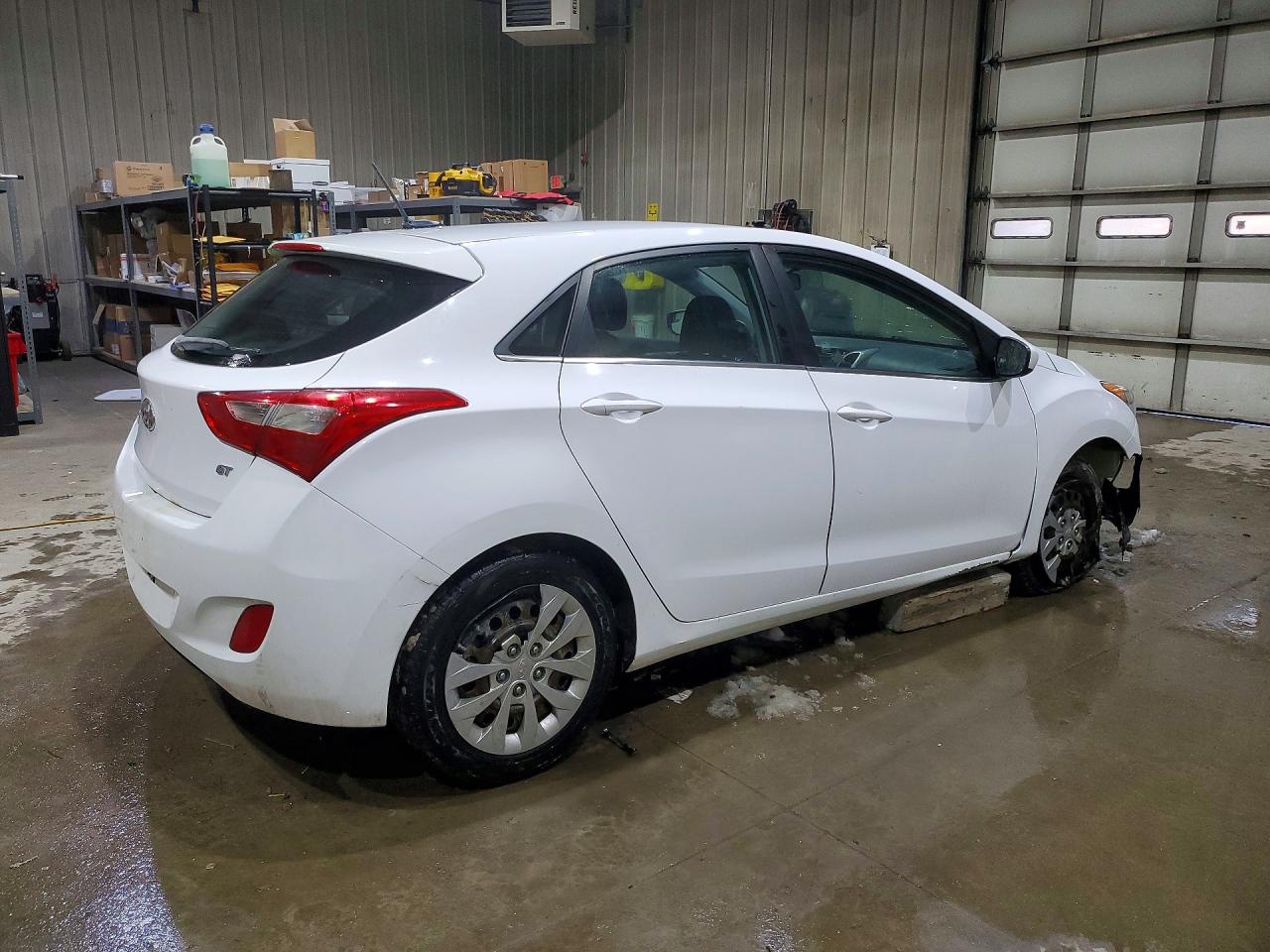 2017 HYUNDAI ELANTRA GT BASE photo 3